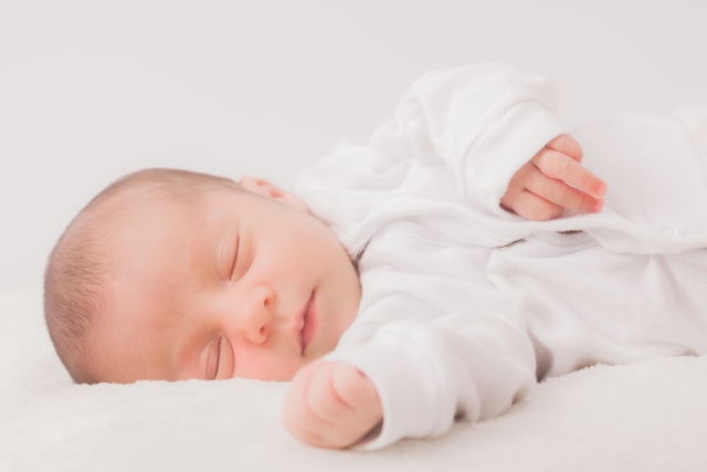 新生児の快眠のために寝具などで環境を整えよう！冬の注意点