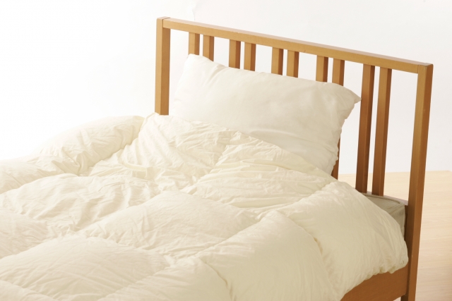 ベッドがギシギシうるさいときの対処法！不快な音の原因は？