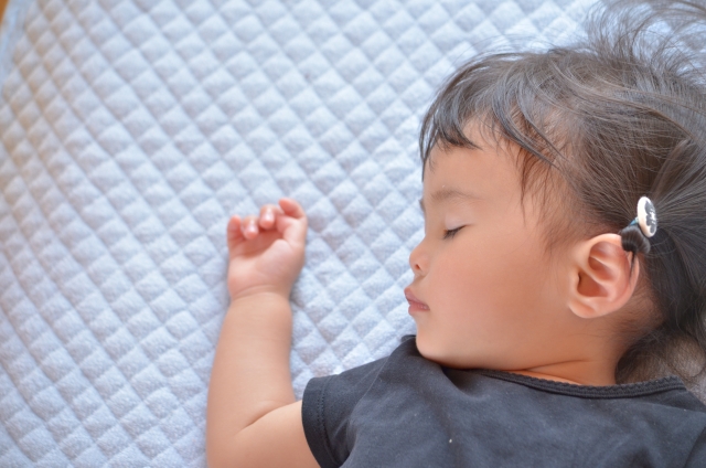 寝る子は育つって本当？1歳児の睡眠時間はどのくらい必要？